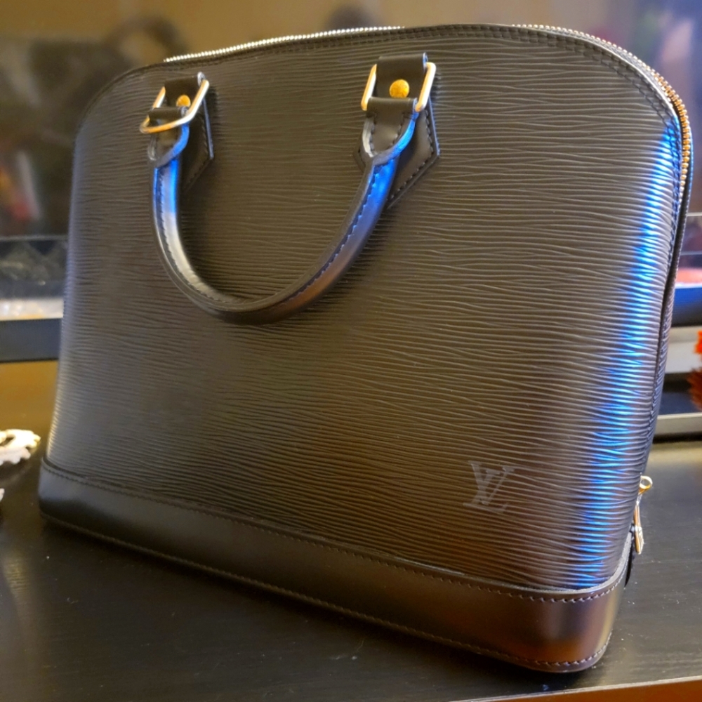 Louis Vuitton Epi Alma PM Noir (Black)
